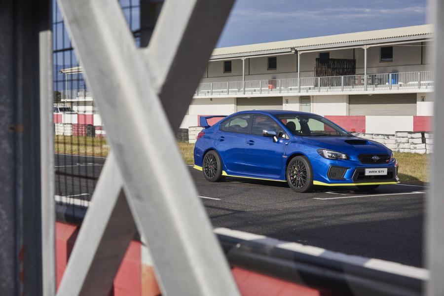  Subaru WRX STI Diamond Edition 2018 года  (ZA) (фото 3 из 58)